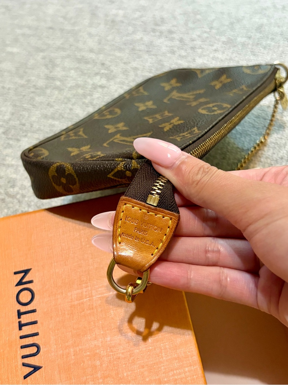 Louis Vuitton Monogram Pochette Accessoires with a chain strap - Picture 2 of 4